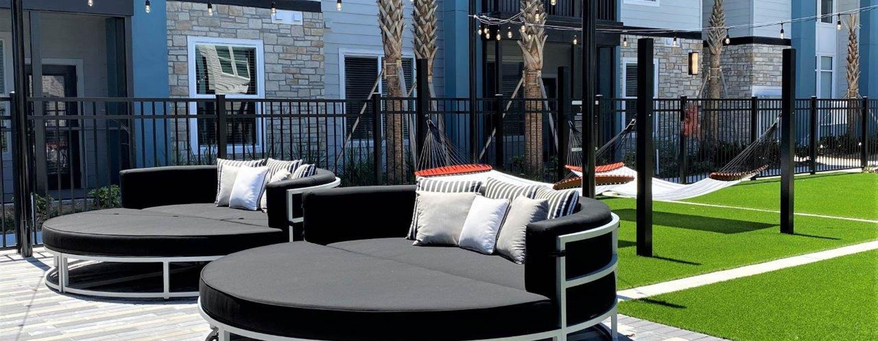 outside courtyard with seating